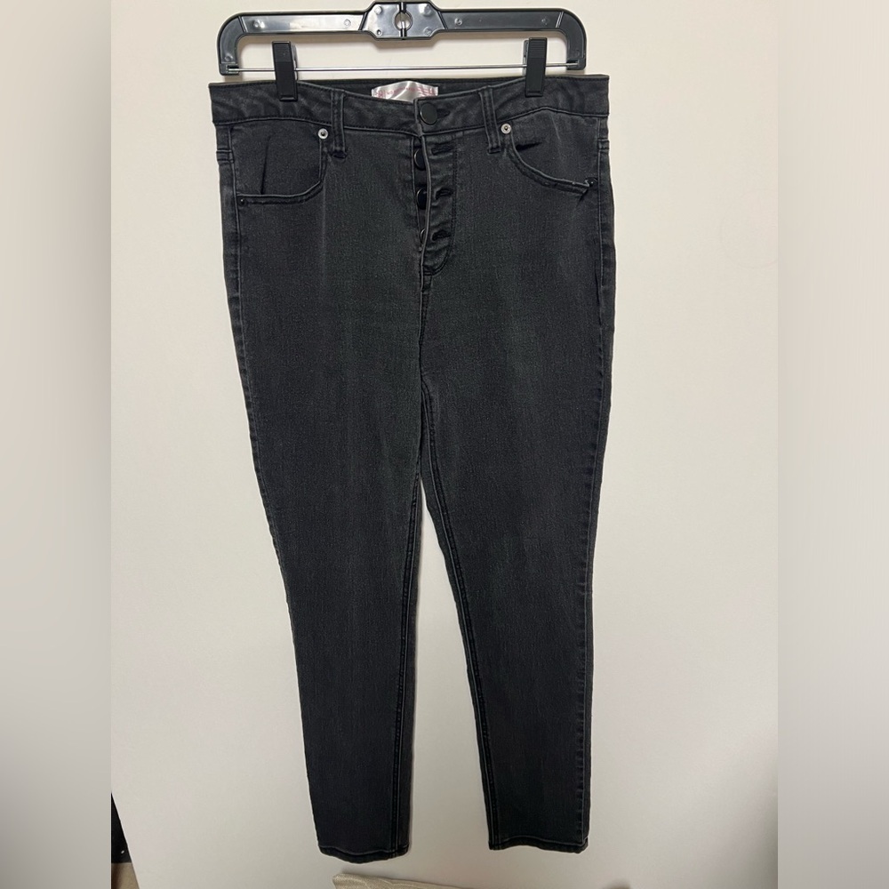 NO BOUNDARIES WOMEN’S BLACK JEANS SIZE 13